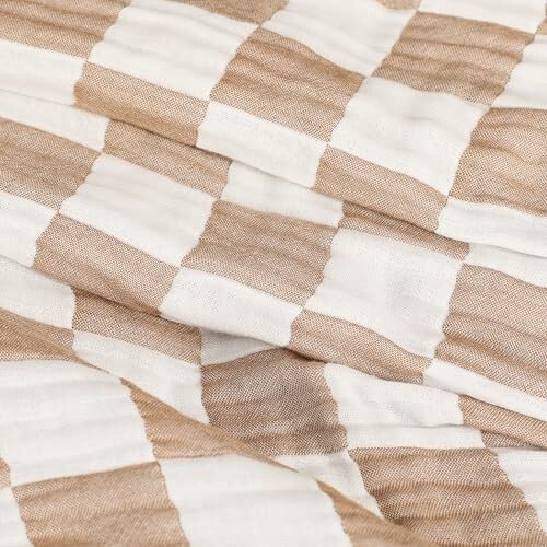 Beige and white checkered fabric pattern